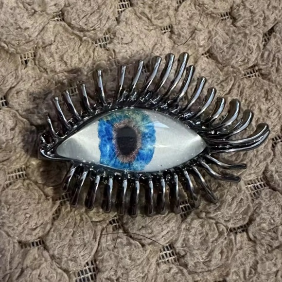 Betsey Johnson Evil Eye Protection Silver Blue Eyes Brooch - Picture 5 of 7